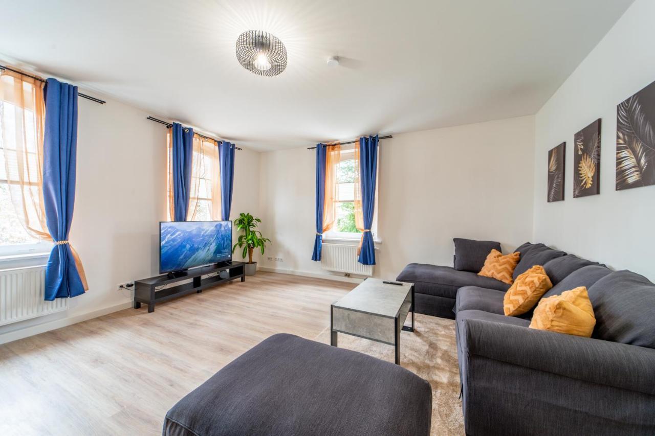 Grosse 3-Zimmer Wohnung - Zentral-Coburg - Kostenloser Parkplatz Exterior photo