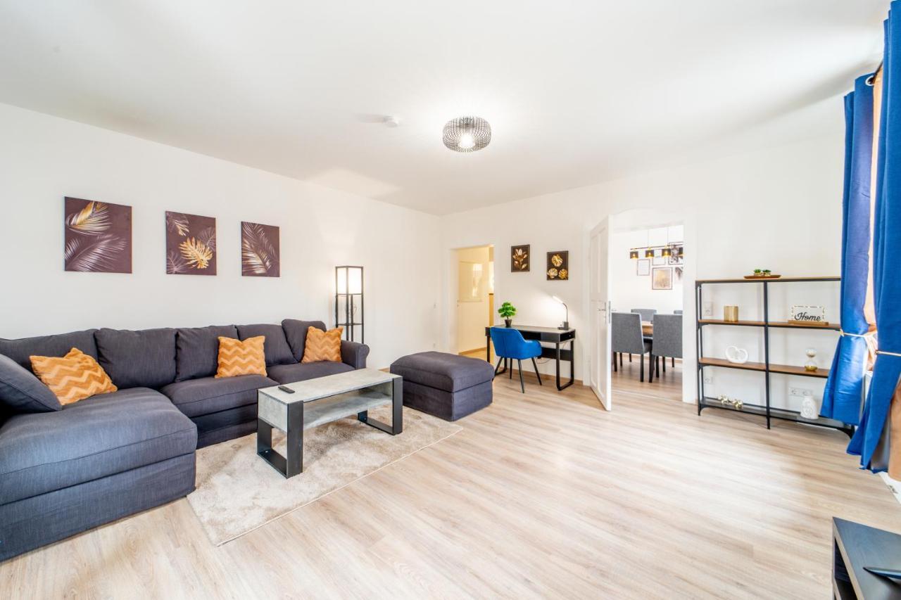 Grosse 3-Zimmer Wohnung - Zentral-Coburg - Kostenloser Parkplatz Exterior photo
