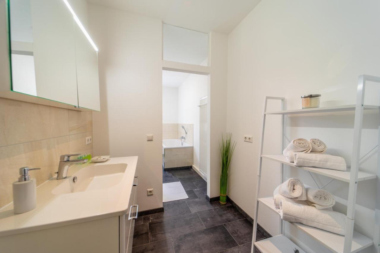Grosse 3-Zimmer Wohnung - Zentral-Coburg - Kostenloser Parkplatz Exterior photo